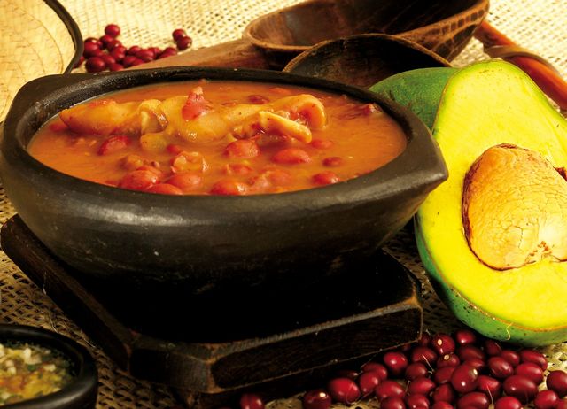 Cazuela de fríjoles colombiana
